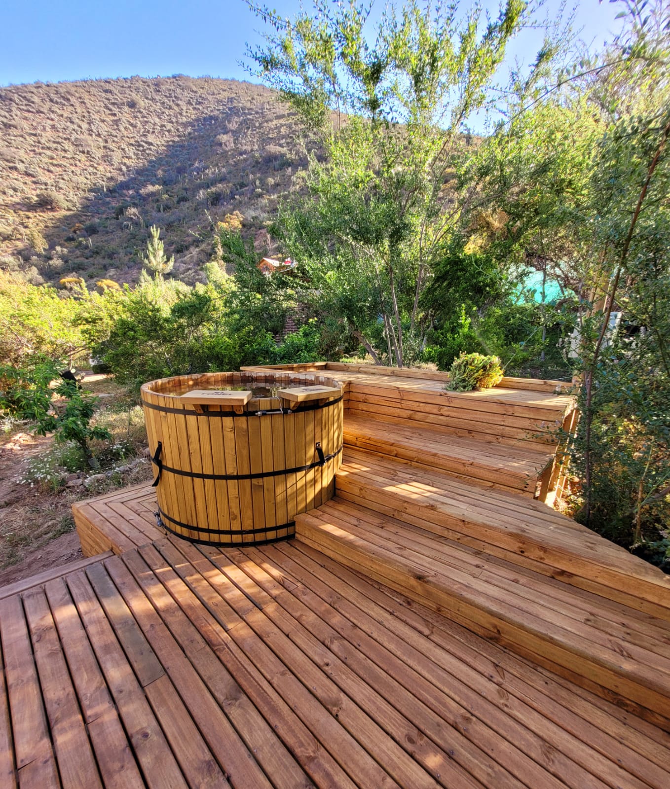 Construidas con Ciprés Premium, tinas calientes, tinajas de madera para spa , hot tubs de madera , jacuzzis de madera, bañera de hidromasaje de madera ,mantenimiento de tinajas , spa en casa con hot tub , relax al aire libre , tinajas artesanales , hot tubs para fiestas , calefactor leña interior, leña exterior, gas, bomba de calor (eléctrico bajo consumo). , piscina de agua caliente