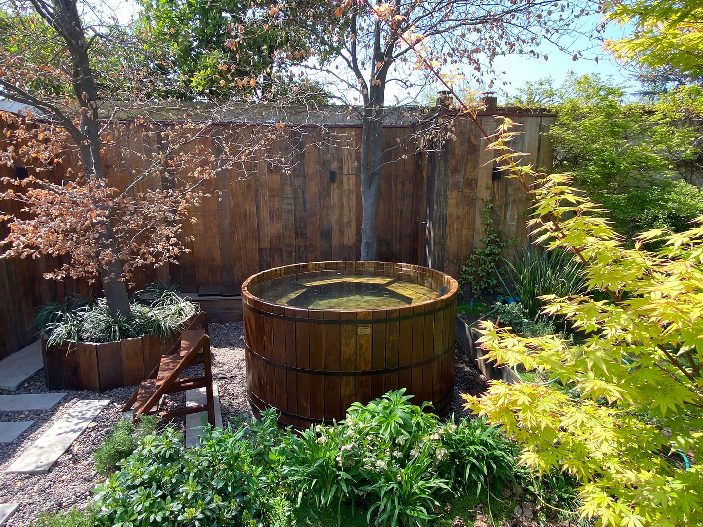 Construidas con Ciprés Premium, tinas calientes, tinajas de madera para spa , hot tubs de madera , jacuzzis de madera, bañera de hidromasaje de madera ,mantenimiento de tinajas , spa en casa con hot tub , relax al aire libre , tinajas artesanales , hot tubs para fiestas , bomba de calor, piscina de agua caliente